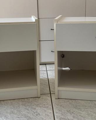 2 comodini bianchi con cassetto moderni