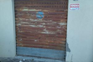 garage in piazza Gianturco 