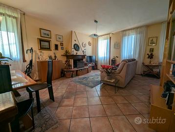 LUVIGLIANO Porzione di trifamiliare di testa