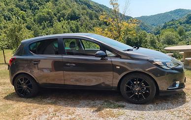 OPEL CORSA solo 13.000 km -NUOVA DA VETRINA-