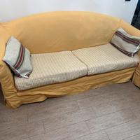 Coppia divani letto color ocra