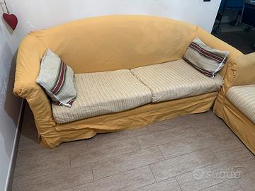 Coppia divani letto color ocra