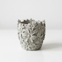 Vaso in Cemento con Fiori in Rilievo Artigianale