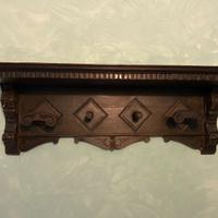 Appendiabiti antico a parete