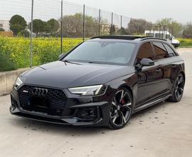 Audi rs4 2.9 530 hp total black strafull