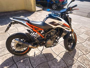 Moto KTM Duke 125