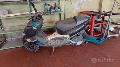  Aprilia sr50 del 2004 x ricambi