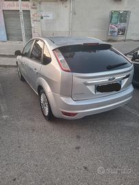Ford focus 1.6 109cv pezzi di ricambio