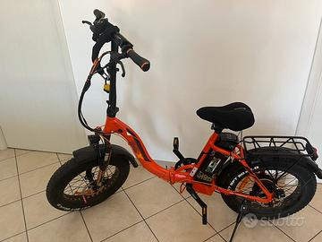 Bici a pedalata assistita NCX pieghevole
