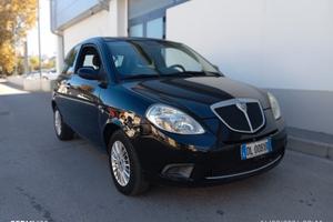 Lancia Ypsilon 1.3 MJT 75 CV Argento