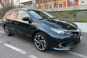 Toyota Auris 1.8. Ibrida del 2016