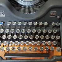 Macchina da scrivere Olivetti M40