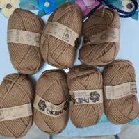 8 gomitoli pura lana