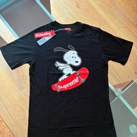 T-shirt supreme
