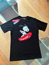 T-shirt supreme