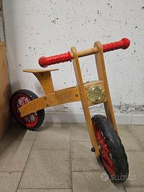 Bicicletta senza pedali in legno