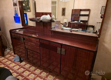 Credenza vintage con specchiera e maniglie ottone