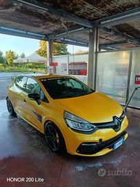 Renault clio rs4 