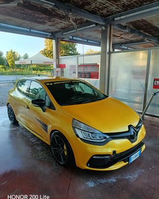 Renault clio rs4 