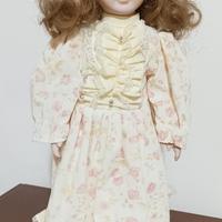 Bambola in porcellana