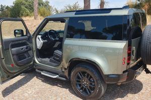 Defender in perfette condizioni pari al nuovo