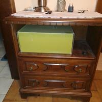 Coppia di comodini in legno massello