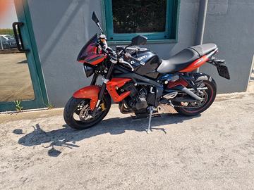 tryumph street triple 675r