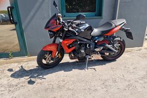 tryumph street triple 675r
