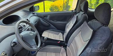 TOYOTA YARIS 1.0 - 3 PORTE - 67.000 KM- 2001