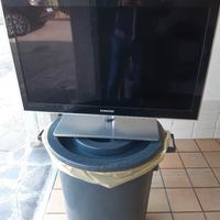 Tv Samsung 32 pollici piu DVD con casse 5+1
