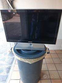 Tv Samsung 32 pollici piu DVD con casse 5+1