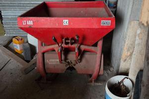 Spandiconcime angeloni