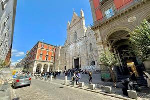 MONOLOCALE A NAPOLI
