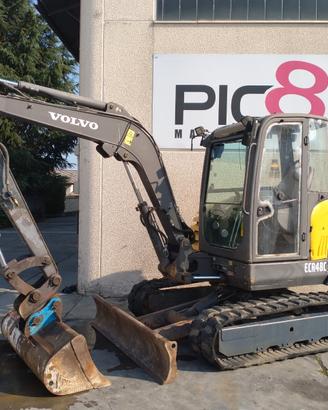 Miniescavatore Volvo ECR48C