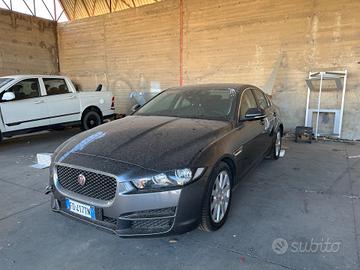 Jaguar XE 2.0 D Turbo Pure