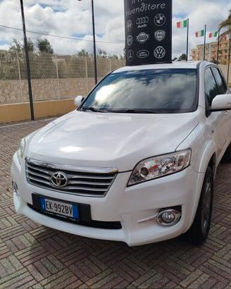 Toyota RAV 4 RAV4 Crossover 2.2 D-Cat 177 CV Execu