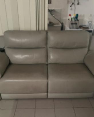Divano bianco in pelle poltrone e sofa