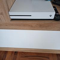 Xbox One s  1tb più 2 controller