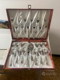 Set posate in acciaio e oro