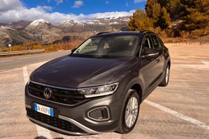 Volkswagen T-Roc 2.0 TDI SCR Life-Led-Navi-1Prop-A