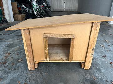 Cuccia in legno per animali
