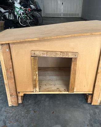 Cuccia in legno per animali