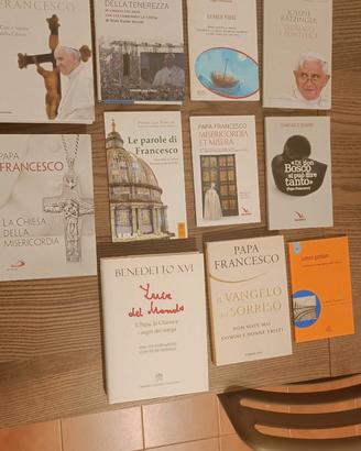 Lotto libri Papa Francesco e Benedetto XVI