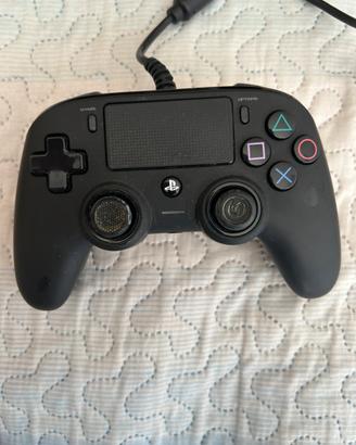 Pad ps4 della nacon