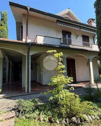 VILLA SINGOLA A PESSANO CON BORNAGO