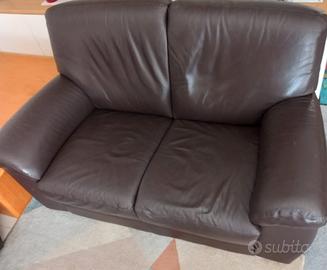 COPPIA DIVANO IN PELLE MARRONE 