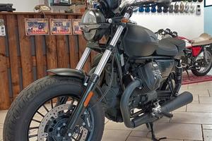 Moto Guzzi V9 Bobber - Unico proprietario