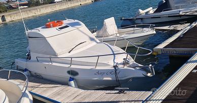 Barca cabinata a motore 6,40 mt Saver Manta 21