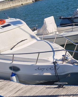 Barca cabinata a motore 6,40 mt Saver Manta 21