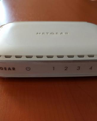 Router Netgear FS605